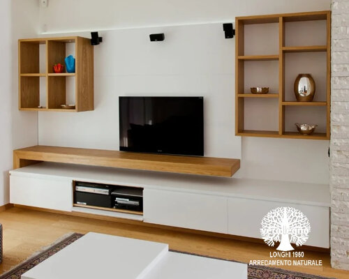 parete tv con legno laccato e massello consegnato a torino piemonte